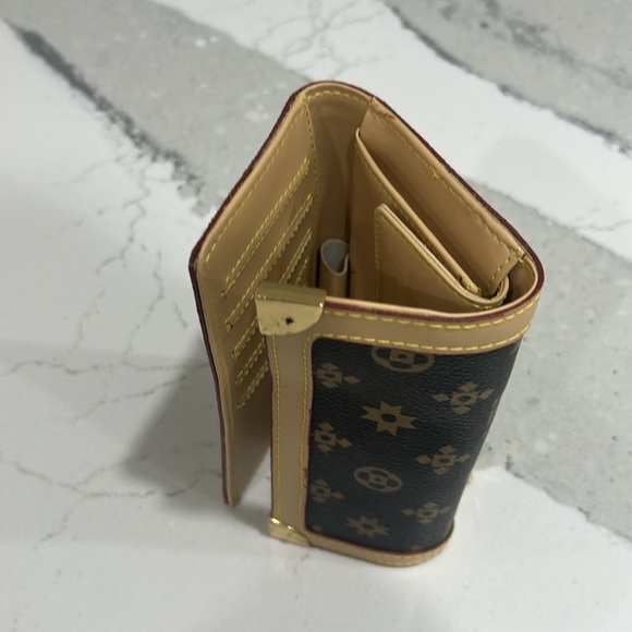 Wallet - Picture 3 of 4